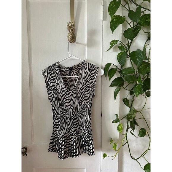 Milano Women’s size medium zebra top - Picture 1 of 7